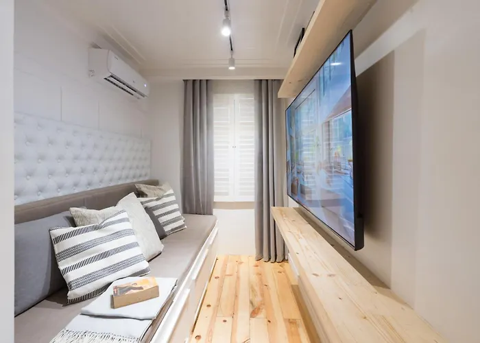 Apartment Cozy & Peaceful Netflix 65inchtv Fast Wifi Cebu