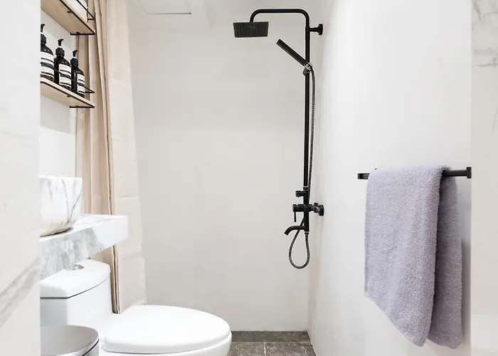 Apartment Cozy & Peaceful Netflix 65inchtv Fast Wifi Cebu